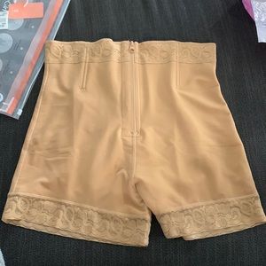 Body shaper color nude